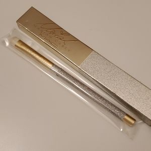 LE MAC x Mariah Carey 239SE shader brush